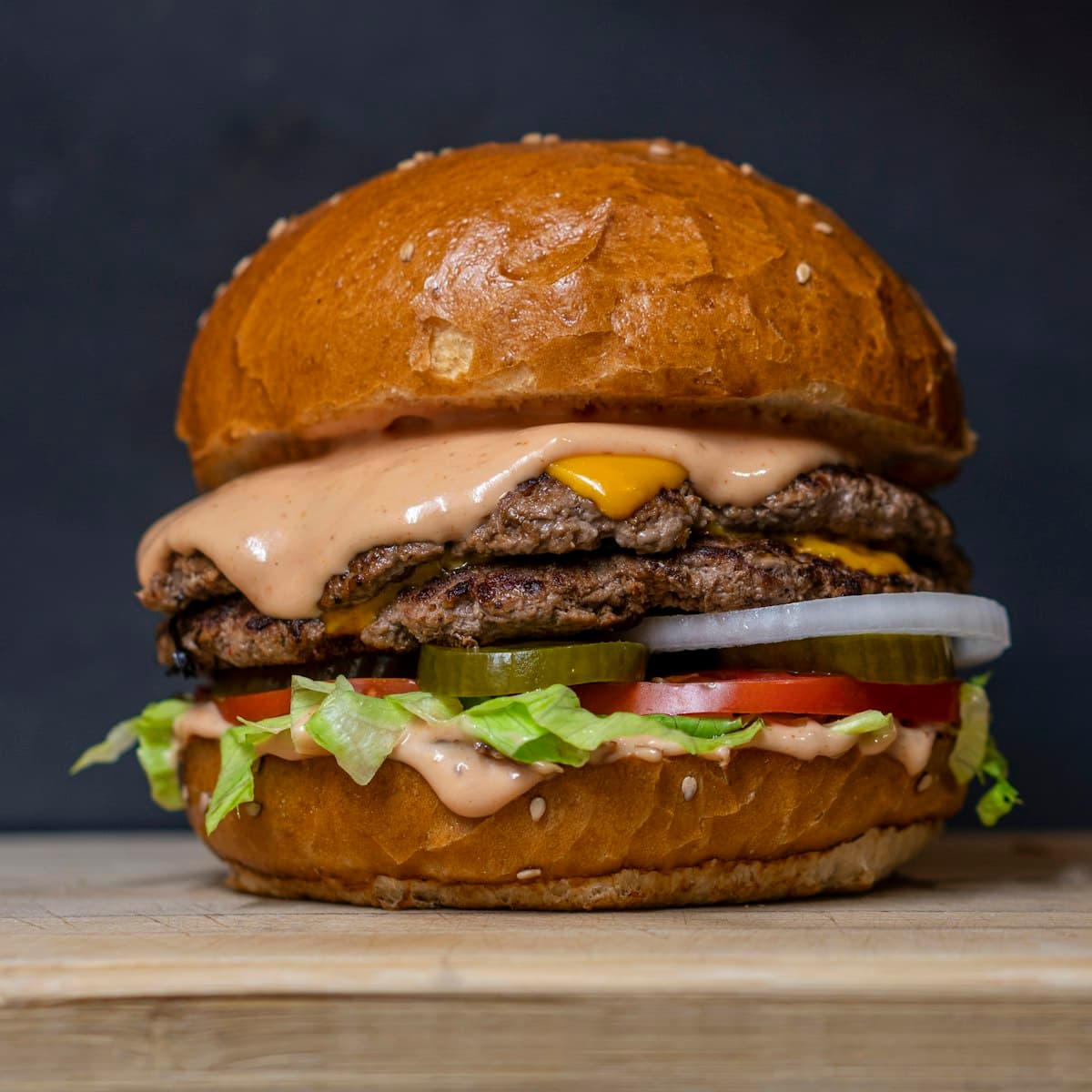 Burger bò cổ điển