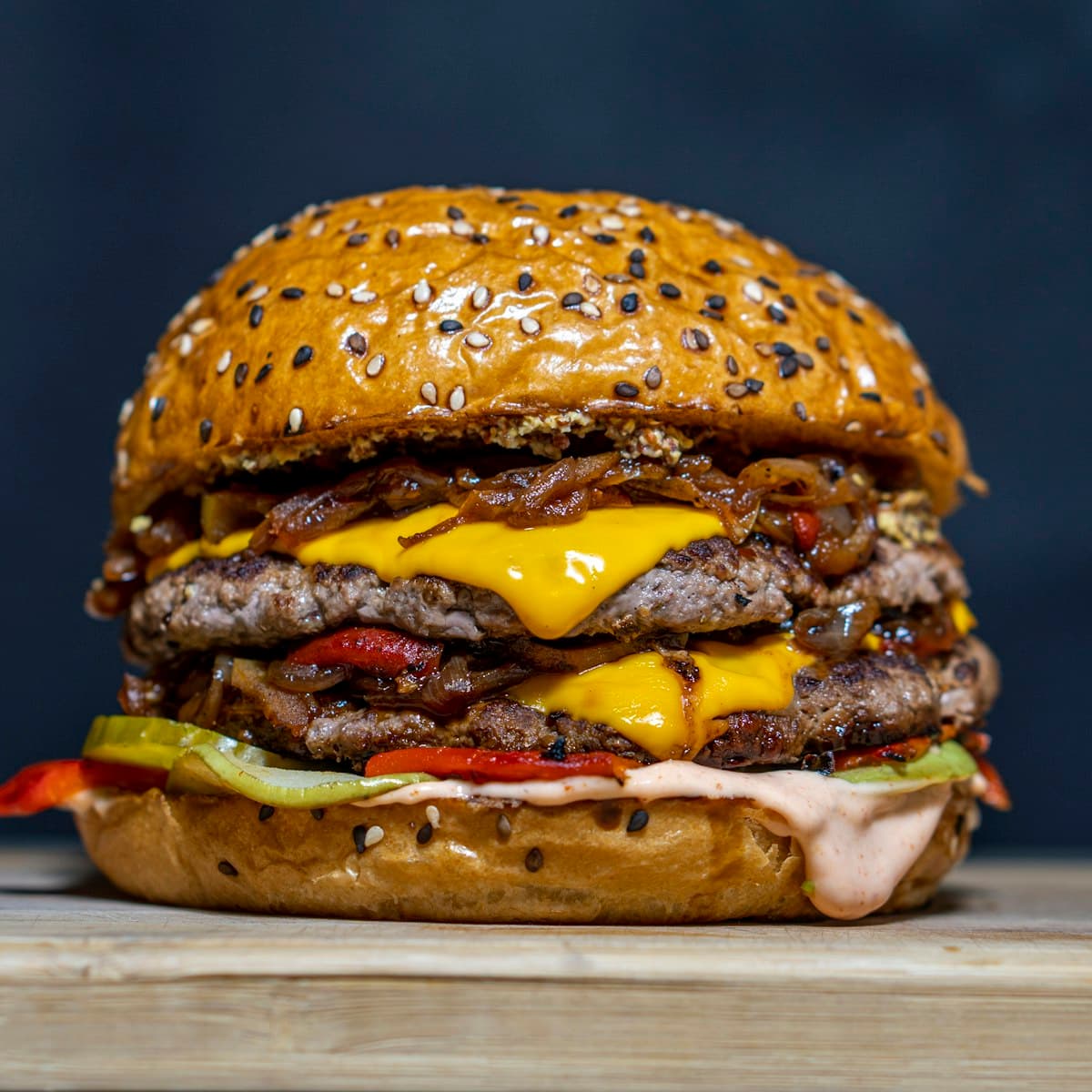 Burger bò phô mai đôi