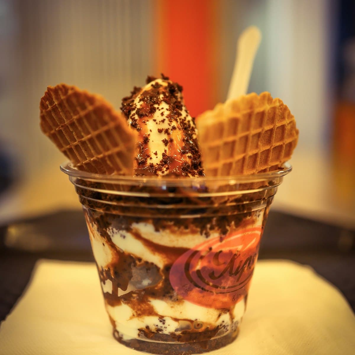 Kem sundae socola