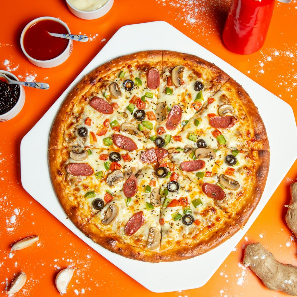 Pizza xúc xích nấm